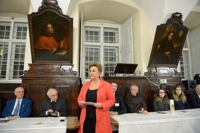Moderatorin Andrea Radakovits