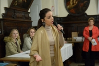 Dorina Garuci singt für die Festgäste